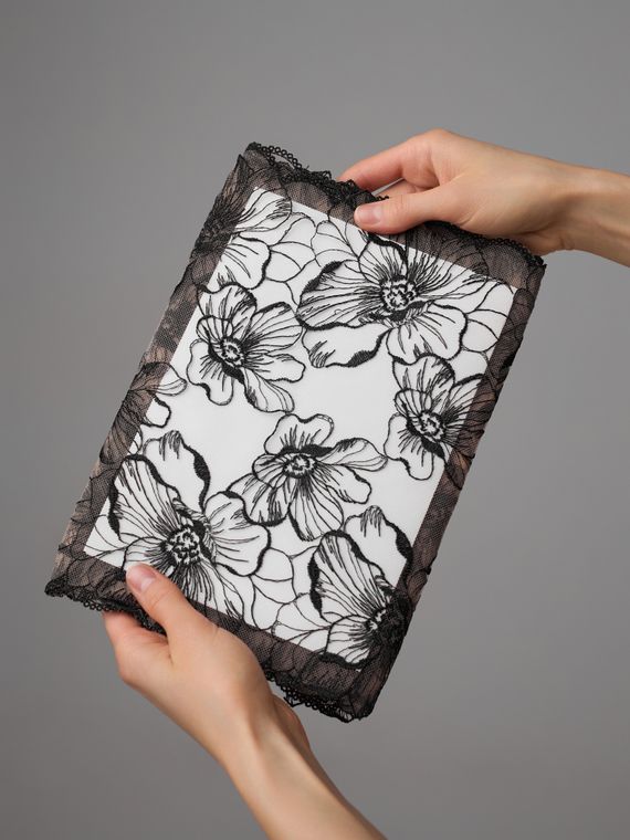 05-172 Вышивка на неэл. сетке 25 см, бежевый/черный 170