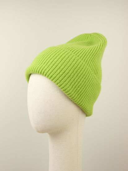 Шапка вязаная "Прогулка с корги", 100% шерсть ягнёнка, цвет салатовый.