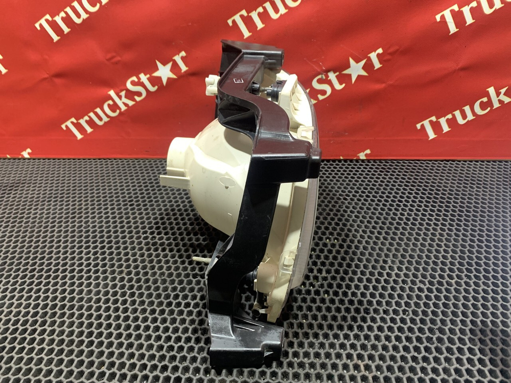 Фара противотуманная левая 2021г