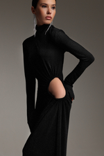 Платье с вырезом на талии