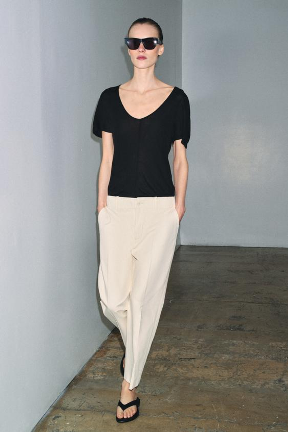 ZARA УКОРОЧЕННЫЕ БРЮКИ — ZW COLLECTION, ЭКРЮ