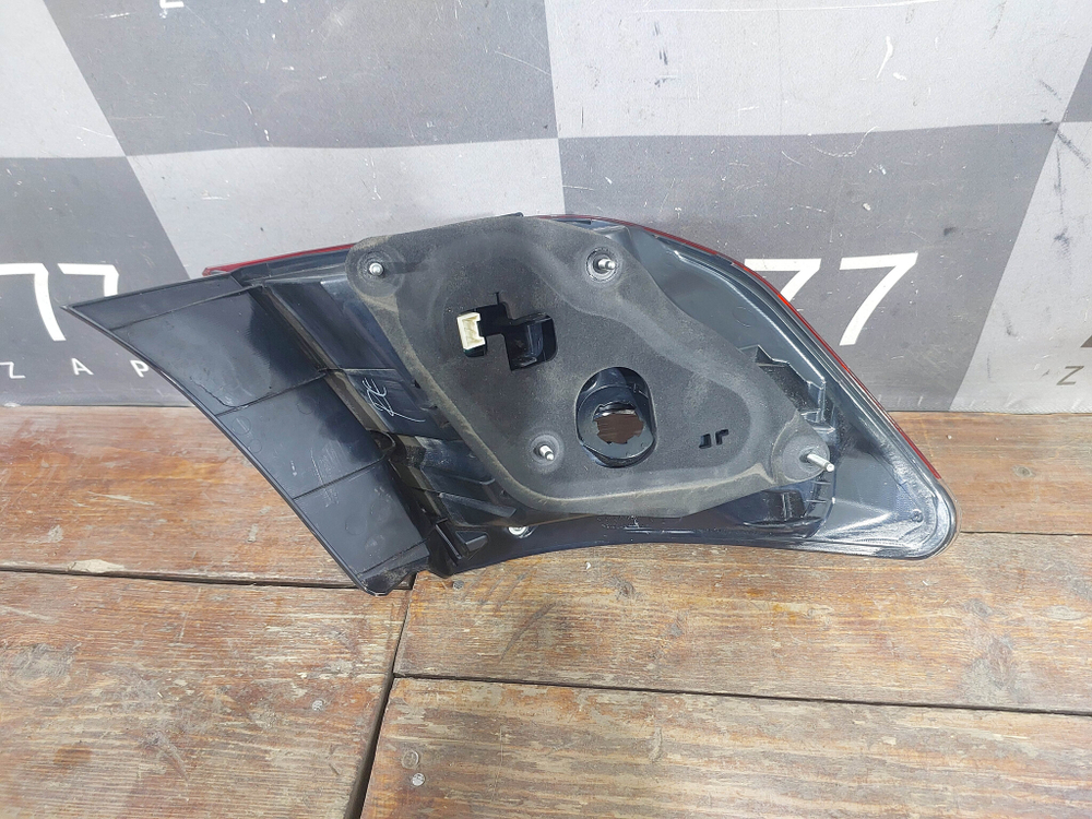 Фонарь задний правый Toyota Camry (XV50) 14-18 Б/У Оригинал 8155133611