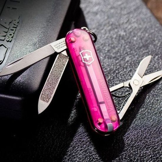 Victorinox classic pink online