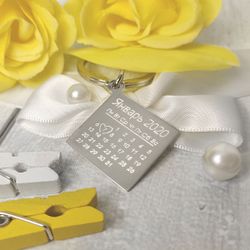 Серебряный брелок с датой отношений с гравировкой на заказ