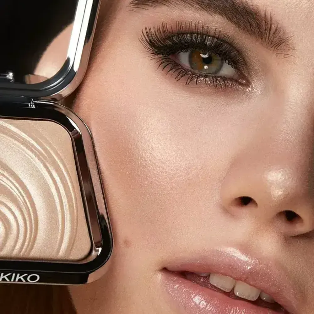 Пудровый хайлайтер KIKO Milano Glow Fusion Intense Powder Highlighter - 01 Champagne
