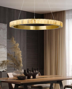 Шикарные модели в золоте и классическом черном цвете 🤍