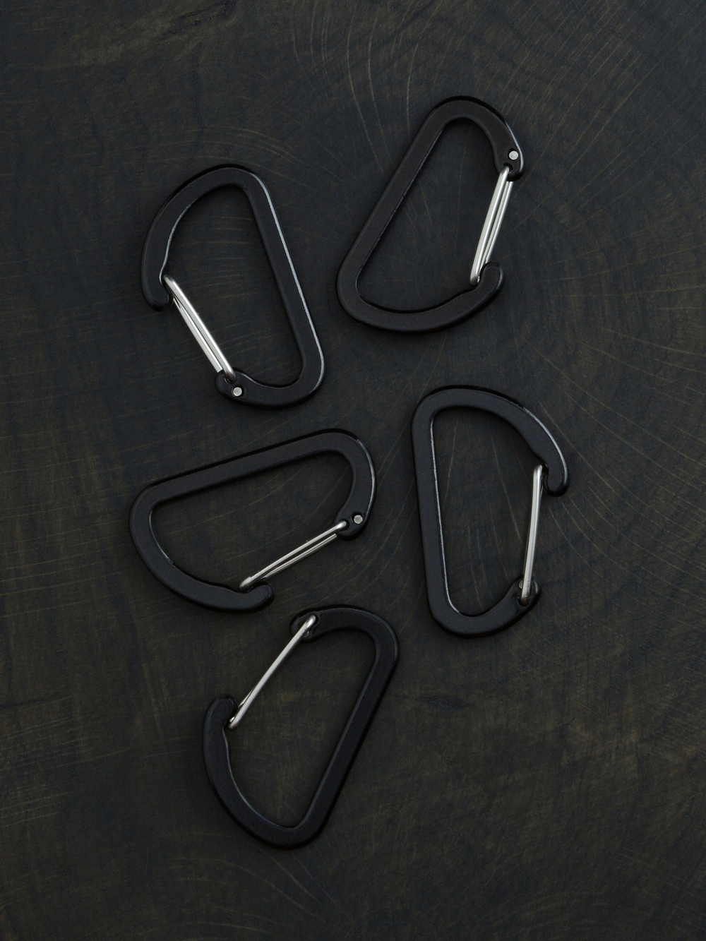 В АССОРТИМЕНТЕ 5 карабинов вспомогательных до 8 кг алюминий 40х25 мм