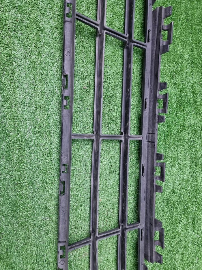 Решетка переднего бампера BMW X1 F48 (2019-2022)