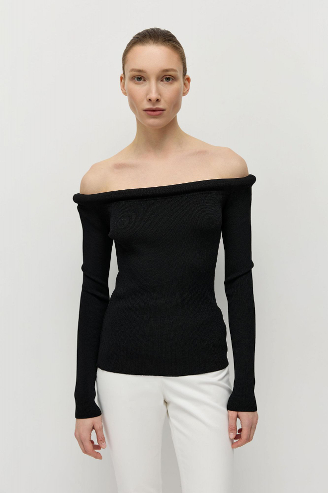 Джемпер с открытыми плечами