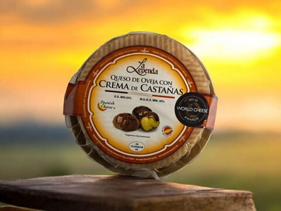 Сыр La Leyenda овечий с каштанами 390 грамм