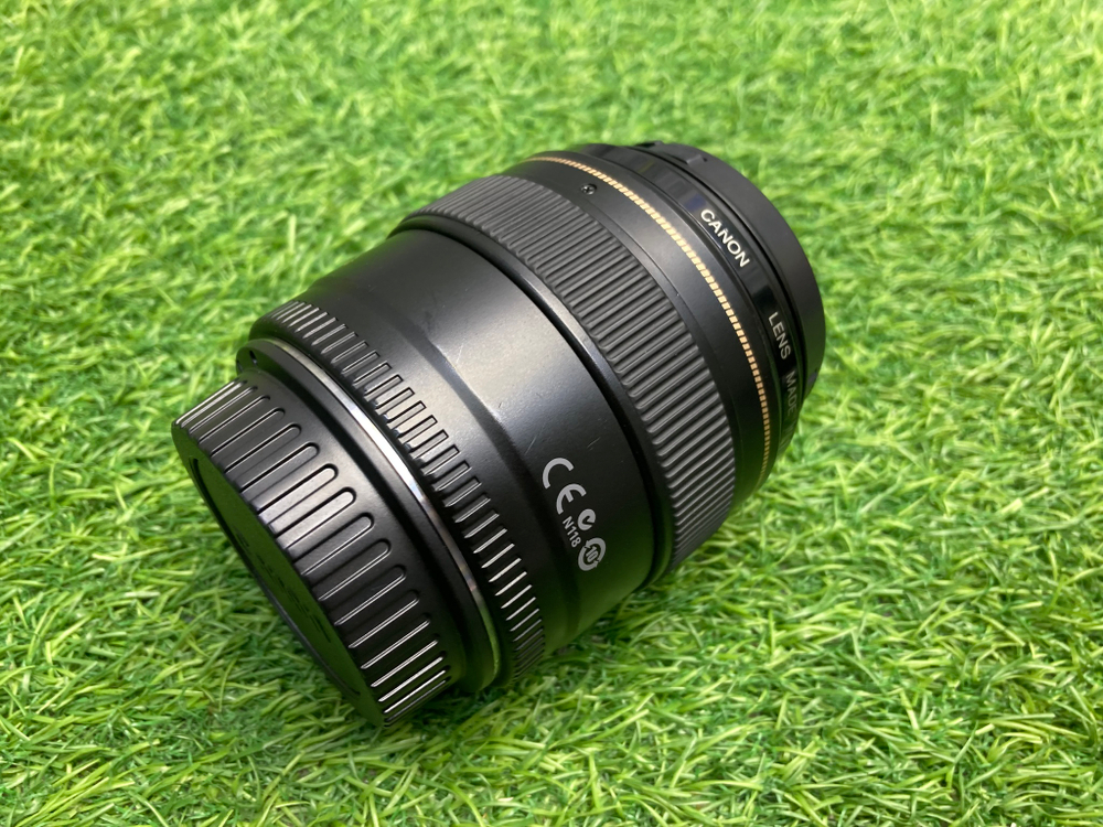 Canon EF 85mm 1.8 USM