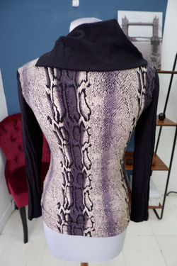 Джемпер Roccobarocco стильный 44 размер