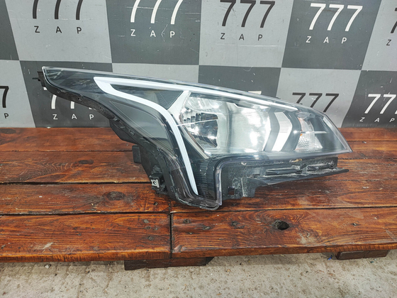 Фара правая галоген Kia Rio 4 (FB) 20-нв Б/У Оригинал 92102H0500