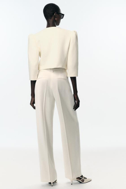 ZARA БРЮКИ ПРЯМОГО КРОЯ С ЗАЩИПАМИ, ЖЕЛТОВАТО-БЕЛЫЙ