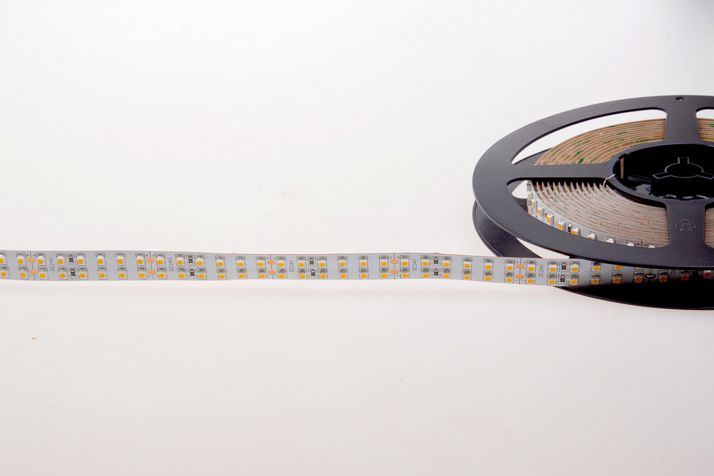 Лента светодиодная SMD тёпло-белая DC24V 19, 2W/m 3000K 1320Lm/m 240д/м CRI>95 IP20,  упаковка 5 метров,  ширина 15мм,  высота 2, 5мм,  самоклейкая