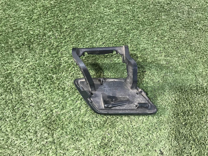 Крышка форсунки левая Audi A4 5 B9 (2015-2020)