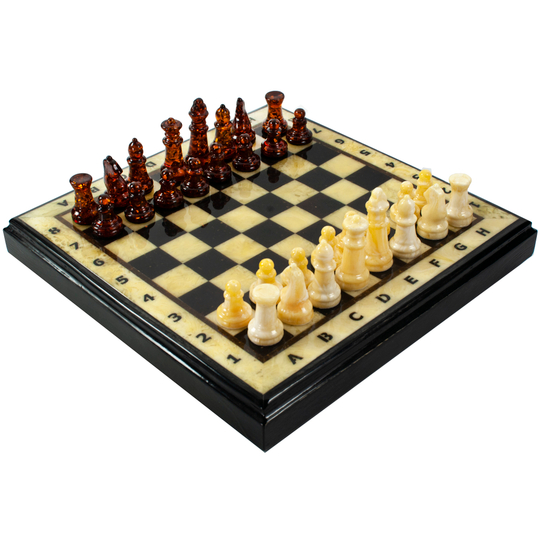 Янтарные шахматы "Коньяк и молоко" и доска-ларец 25 на 25 см