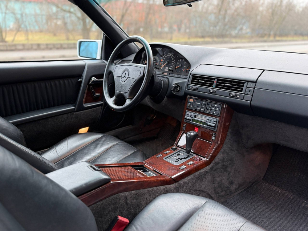Mercedes-Benz SL 320