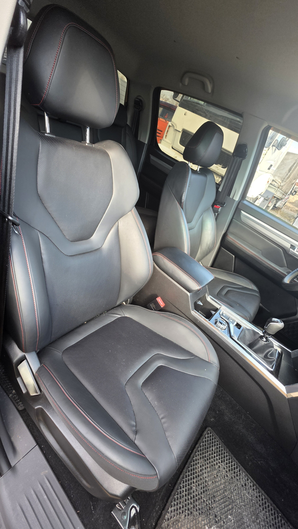 JAC T8 Pro 2.4 T MT 4WD Full Extra