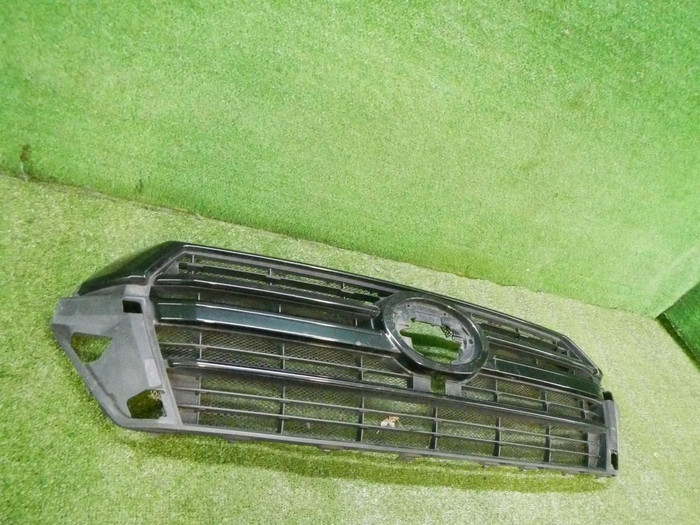 Решетка радиатора Toyota Land Cruiser (2015-2021) Executive Lounge