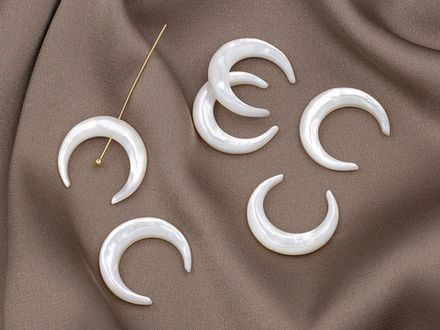 Перламутровая бусина "Лунница" 18х20мм (1 штука)