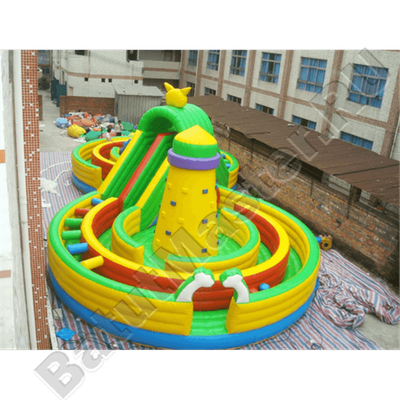 Надувная полоса препятствий "Мощный лабиринт" 20*10*6 м