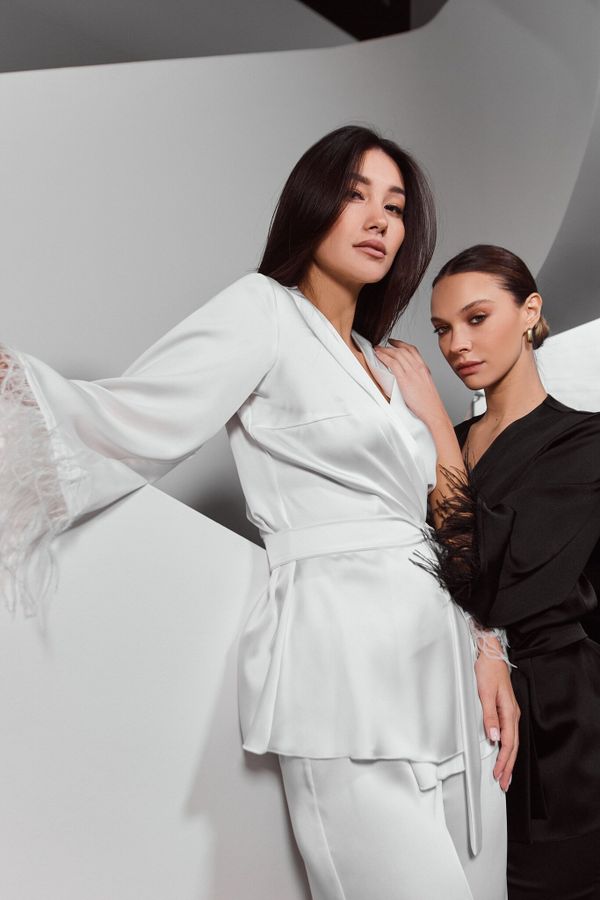 БЕЛЫЕ БРЮКИ НА КОМФОРТНОЙ РЕЗИНКЕ