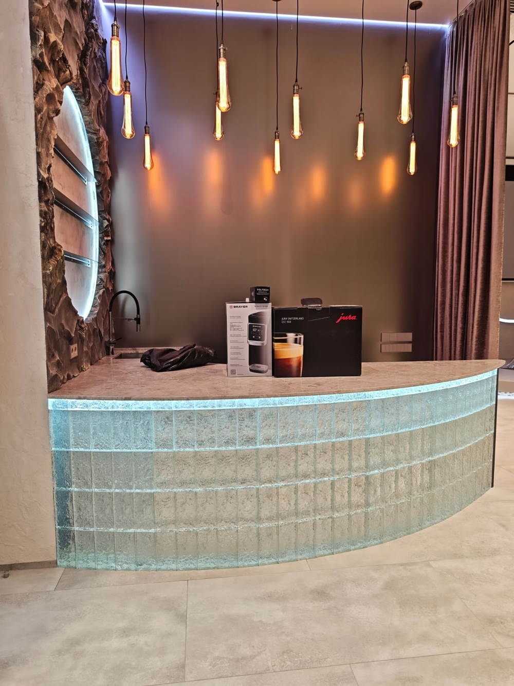Стеклянный кирпич Ice 20x10x5 см