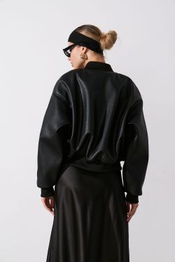 Бомбер из экокожи черного цвета