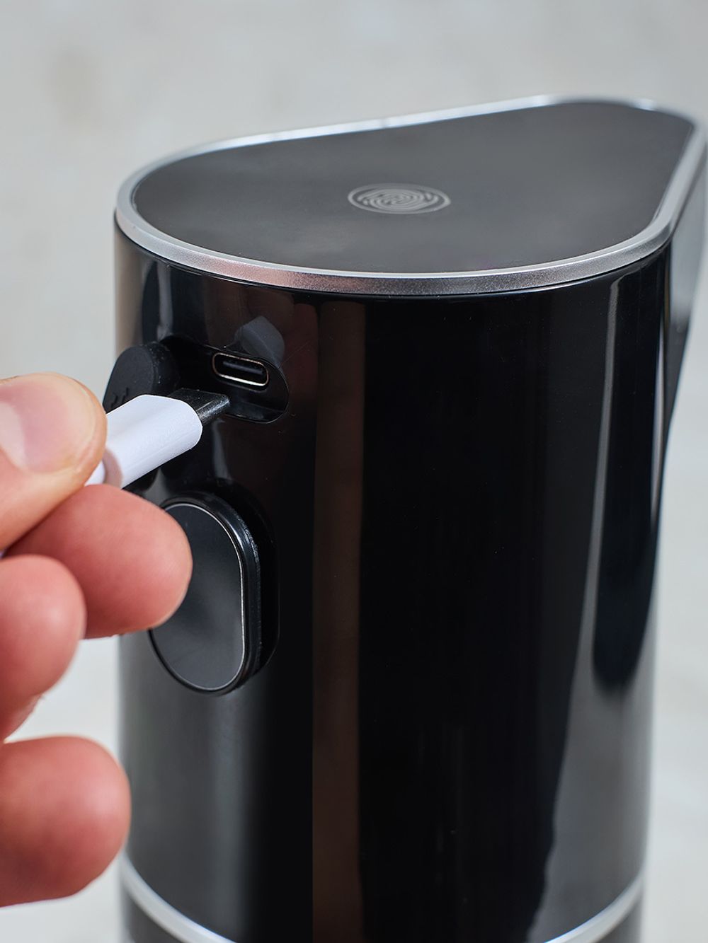 Диспенсер сенсорный для жидкого мыла Lume, 350 мл, черный