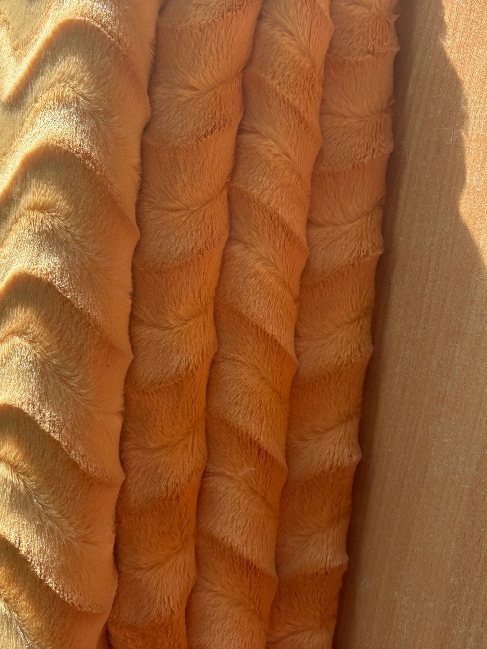 Плед меховой при сумме от 4999 р