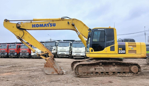 KOMATSU PC 220 Экскаватор PC 220-8M0 (Дизельный, 6,7 л, 167 л.с., АТ)