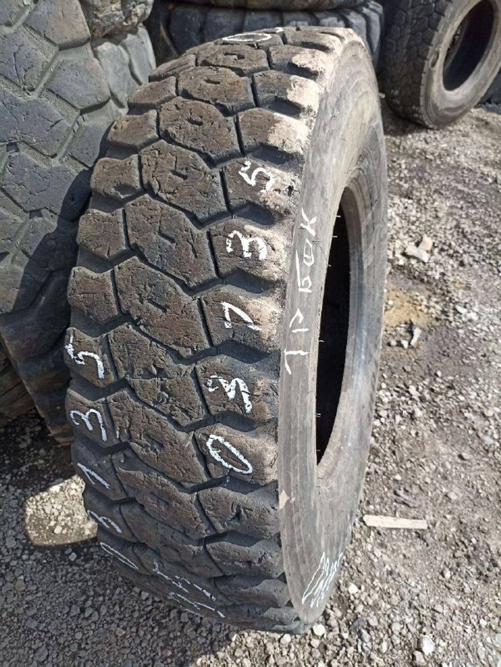 315/80R22.5 Bridgestone L355 шина б/у