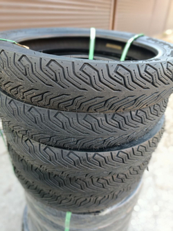 Покрышка TNT размер 80/90-14 бескамерная