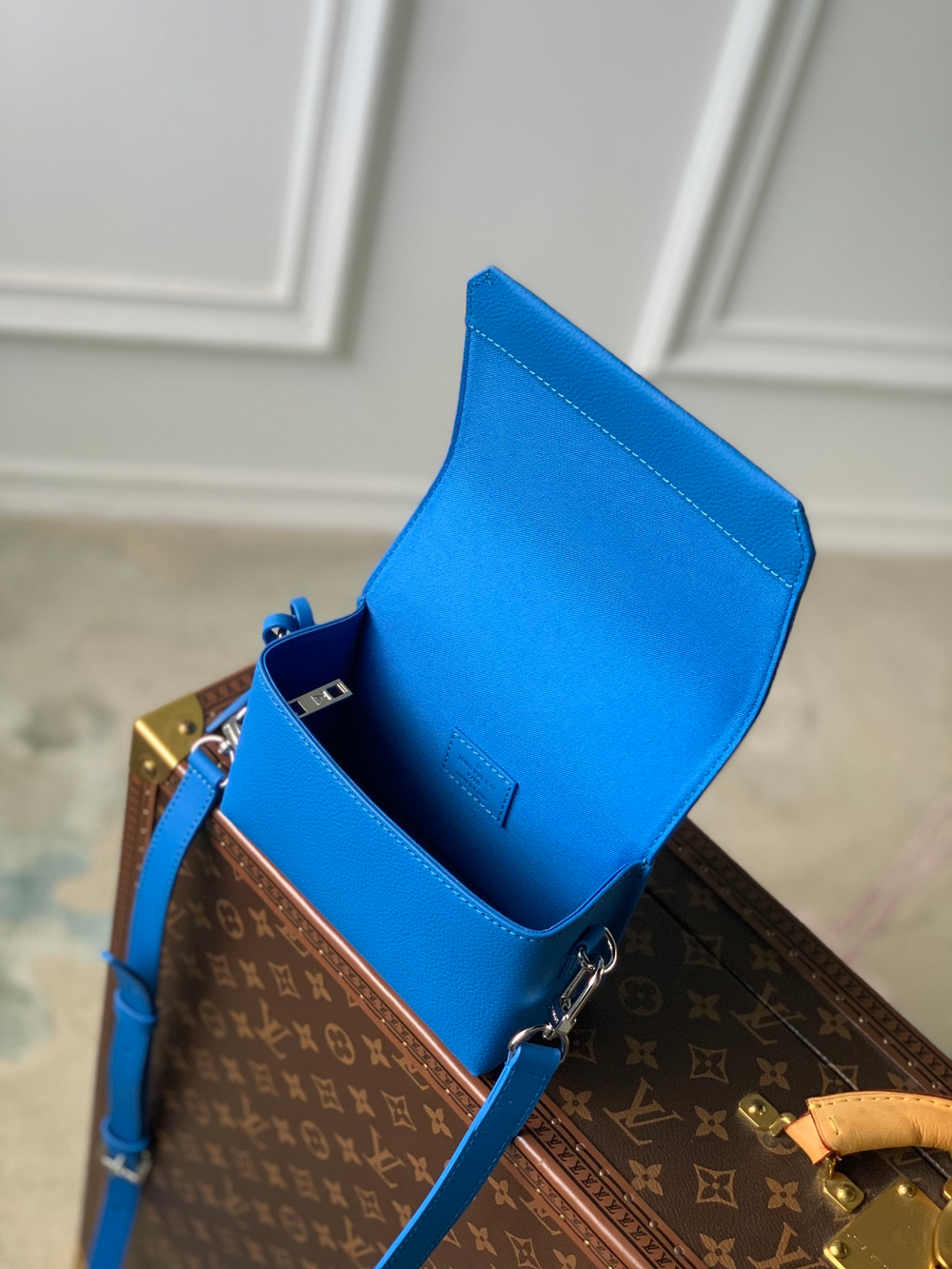 Louis Vuitton Fastline Wearable Wallet