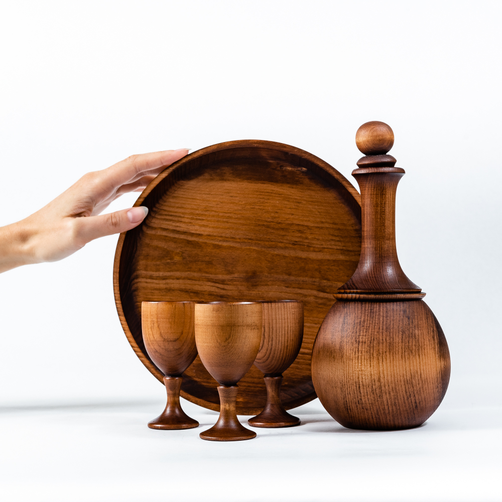 Деревянный набор - Графин с тремя рюмками на подносе RN2