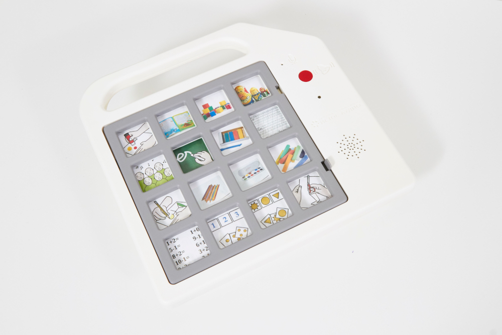 Многоуровневый коммуникатор с кнопкой вызова помощника TalkBox