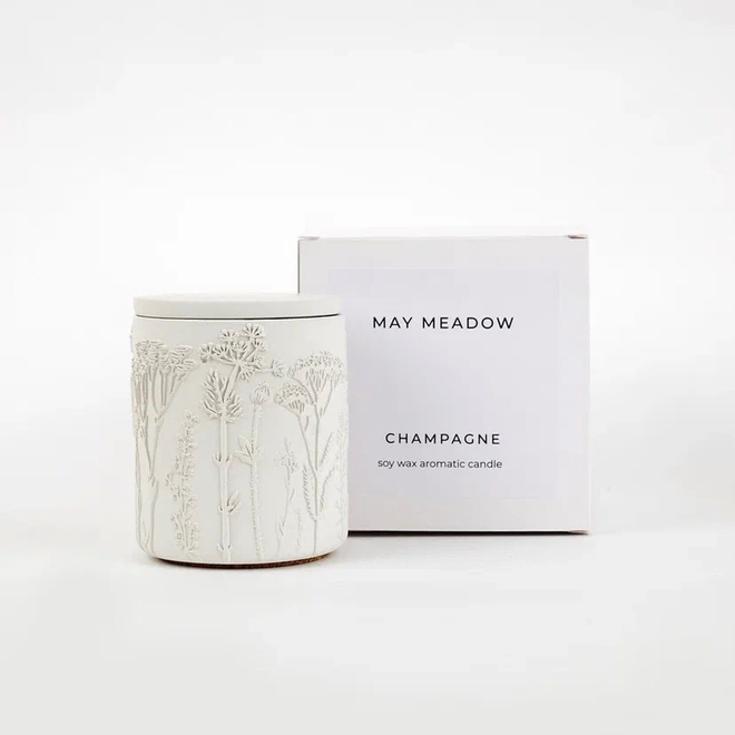 Соевая свеча "MAY MEADOW" с барельефом 200ml