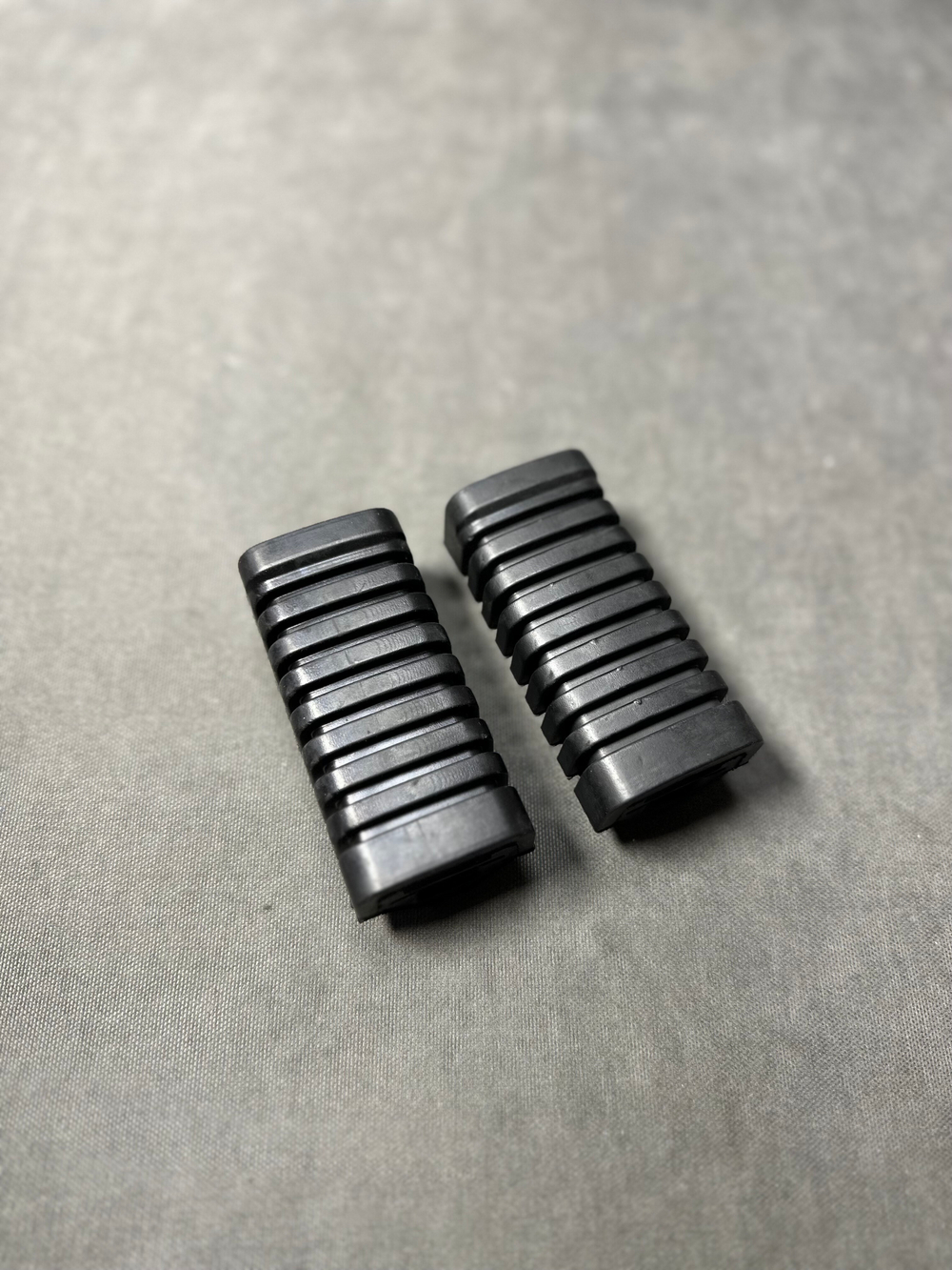 Резинки подножки водителя Альфа