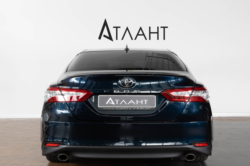 Toyota Camry, 2018 год