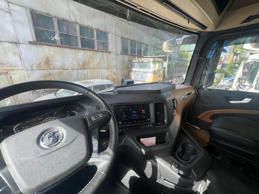 Shacman (Shaanxi) SX* 4x2 Седельный тягач SX4188YY381 (Дизельный, 12,5 л, 473 л.с., АТ)
