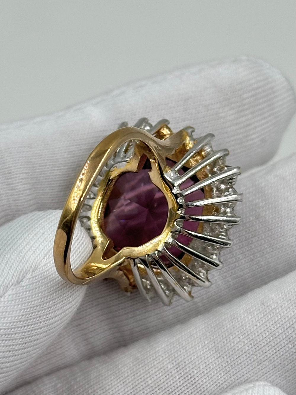 Кольцо с фиолетовым кристаллом