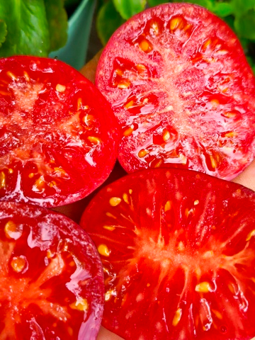 Клубничный полосатый водопад сорт томата