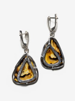 Уникальные серебряные серьги с цельным пейзажным янтарем, серебро 925 пробы