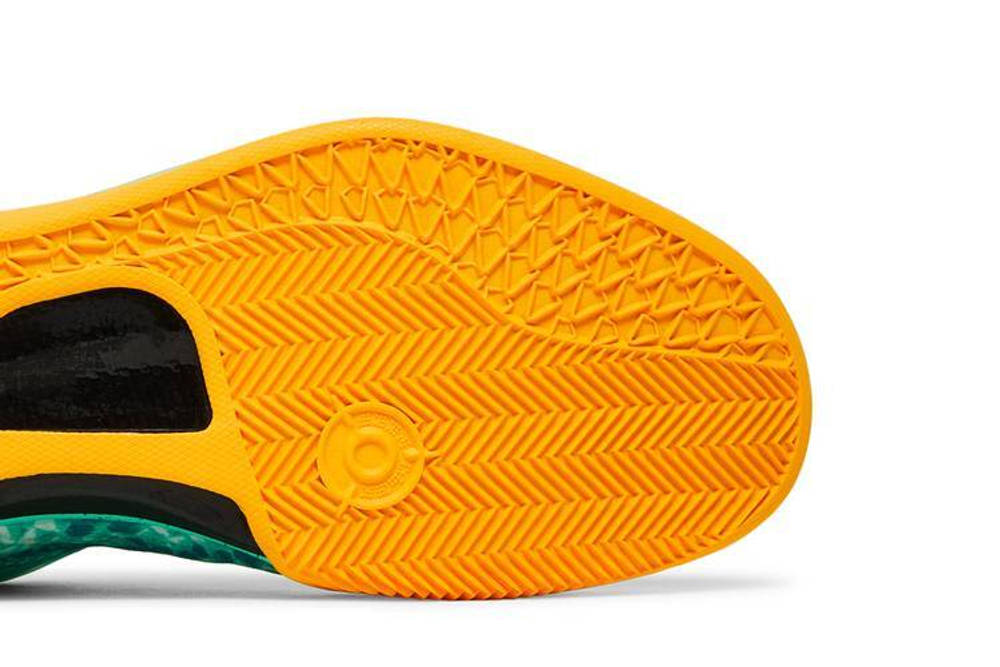 Nike Kobe 8 Green Glow Hyper Sneakers