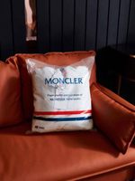 Покрывало Moncler