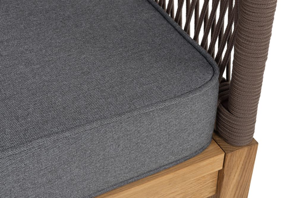 "Канны" кресло плетеное из роупа, основание дуб, роуп коричневый круглый, ткань темно-серая 027