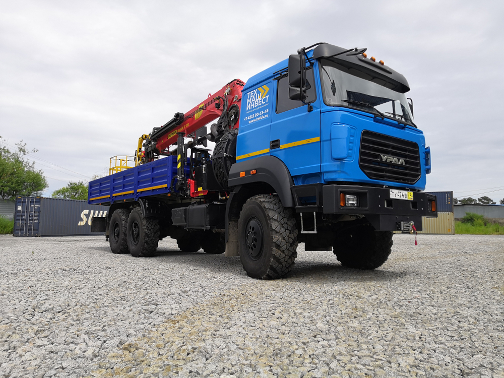 Бортовой автомобиль УРАЛ с КМУ ИТ-200 (бур, люлька)