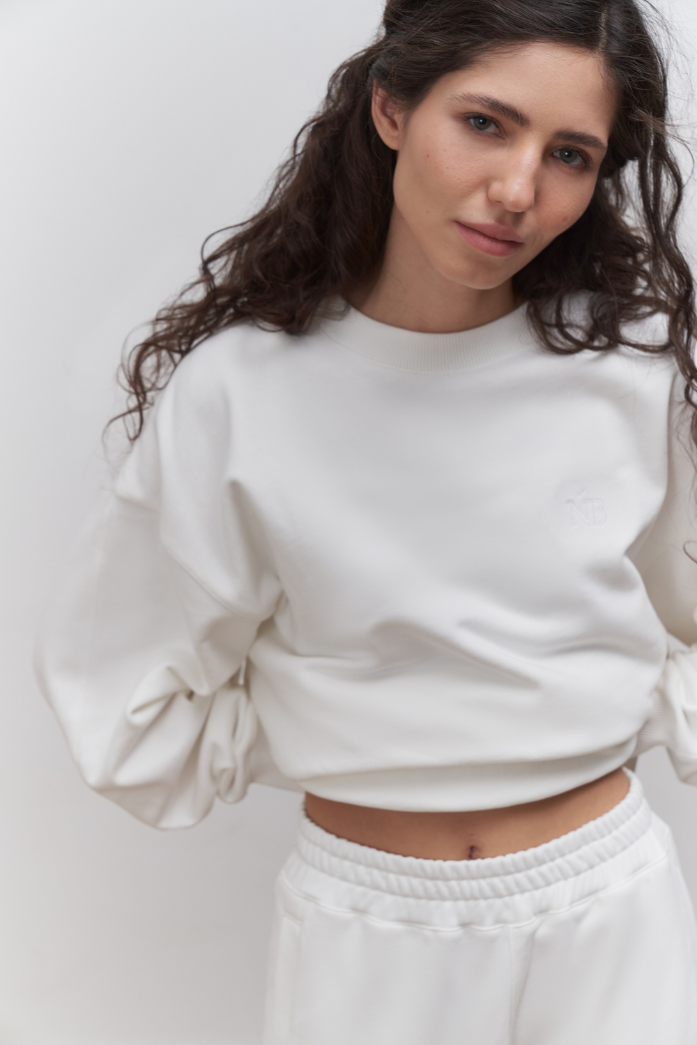 Джоггеры с вышивкой