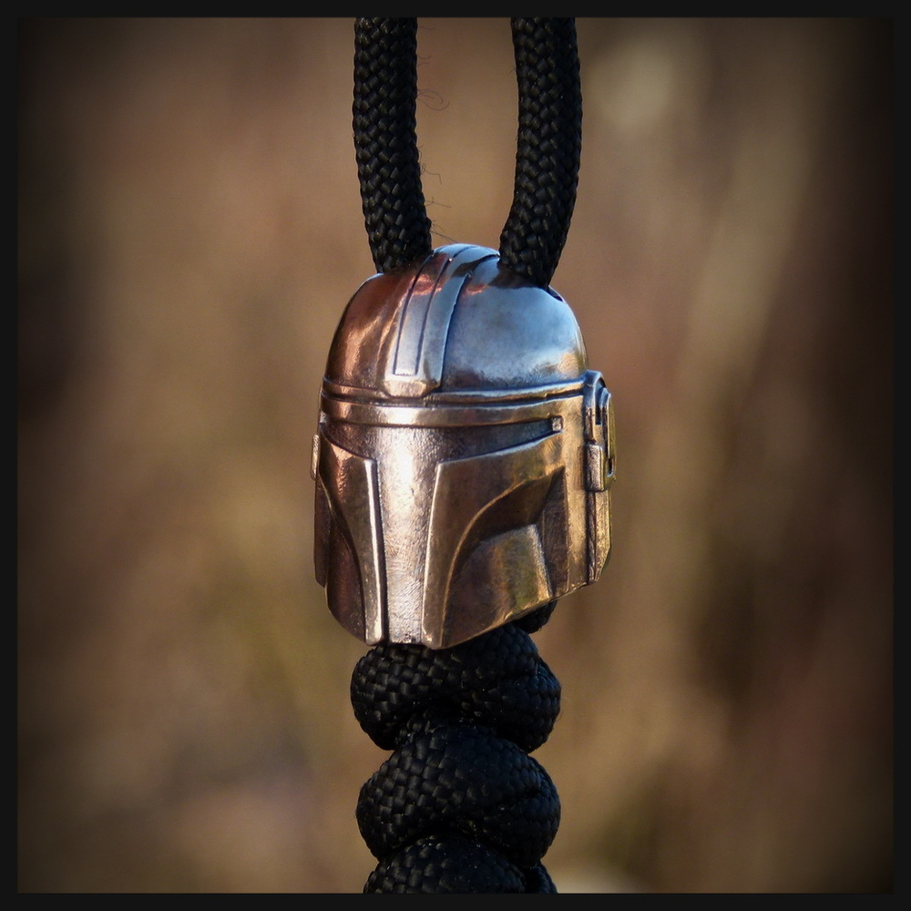 Бусина "Шлем Мандалорец" для темляков или браслетов , бронза